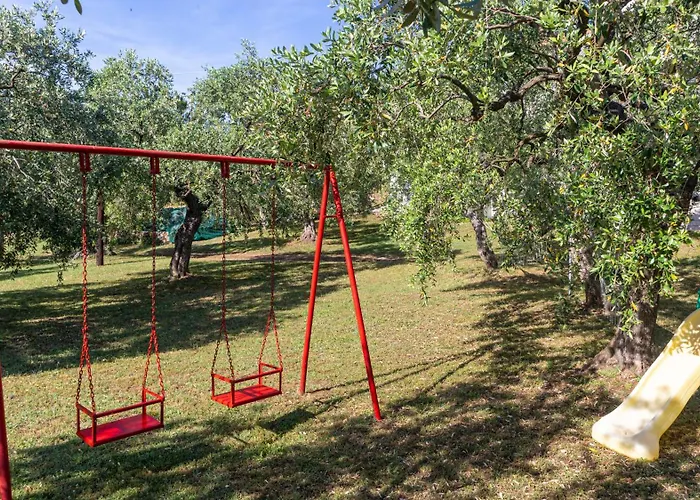 Elena Szkála Rahoníu