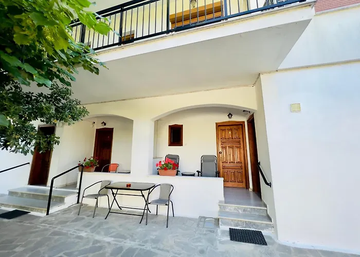 Elena * Szkála Rahoníu